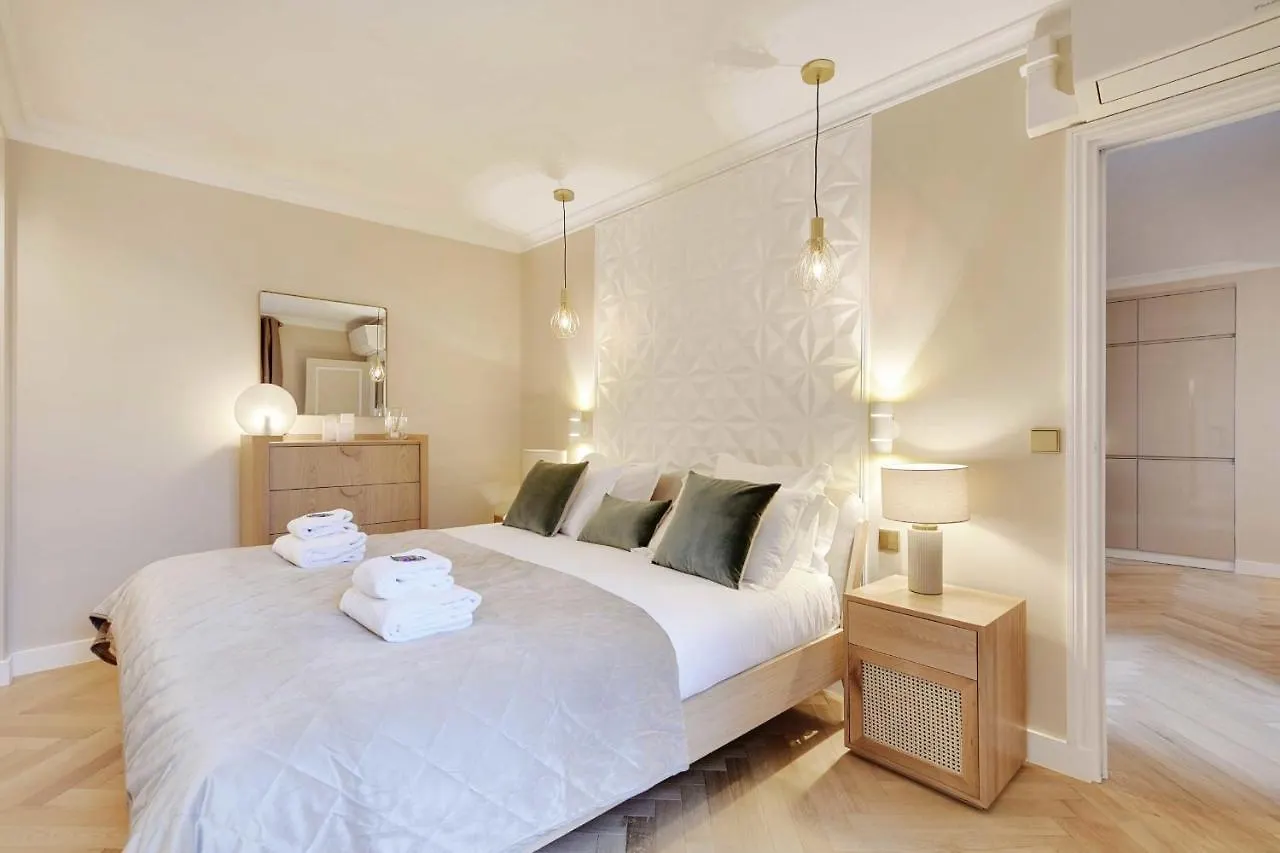 Charming Apartment - 1Br-4P - Montmartre Paris Fransa